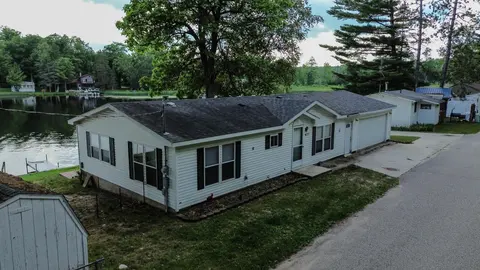 637 W Park Drive, Lake MI 48632 photo 4