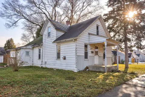 2502 Robinwood Avenue, Saginaw MI 48601 home for sale