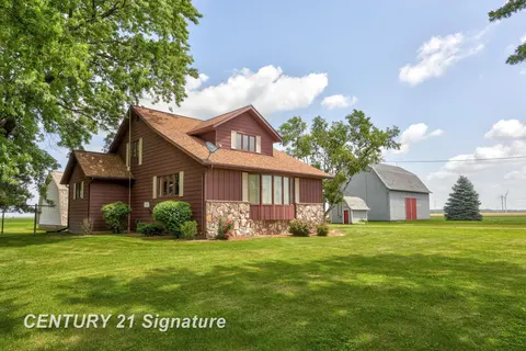 7820 W Darbee Road, Fairgrove MI 48733 photo 4