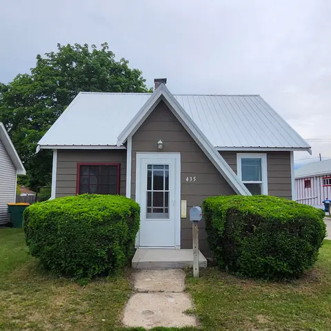 435 E Cedar Avenue, Gladwin MI 48624 home for sale