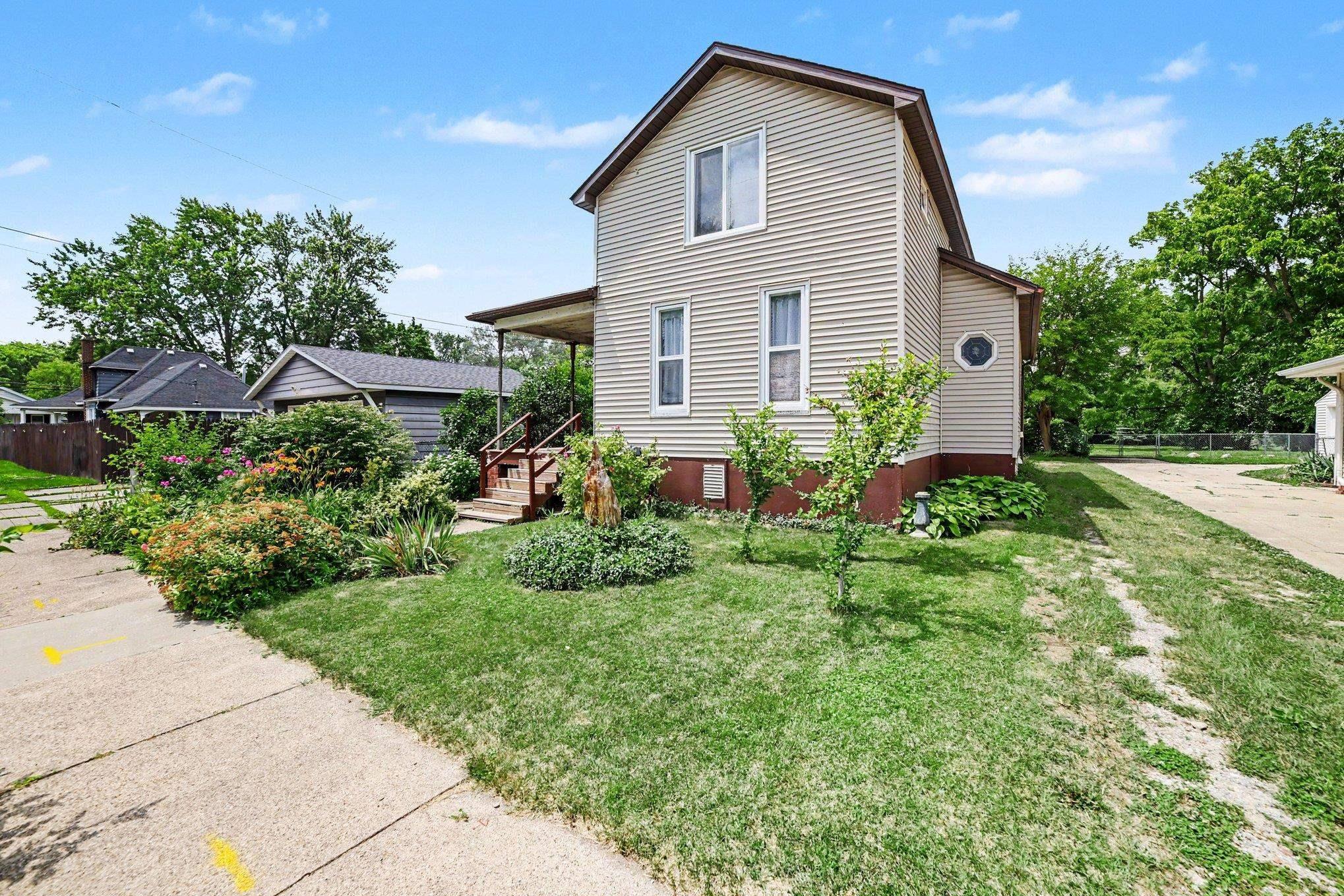 817 Wright Street, Saginaw MI 48602-2838 photo 1