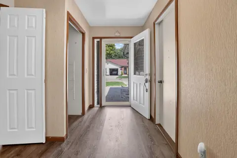 4848 Appletree Lane, Bay City MI 48706 photo 3