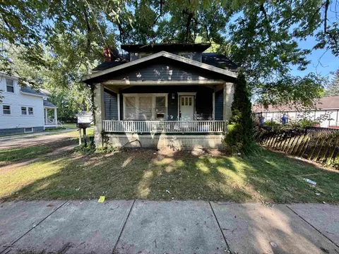 925 S Ball Street, Owosso MI 48867 home for sale