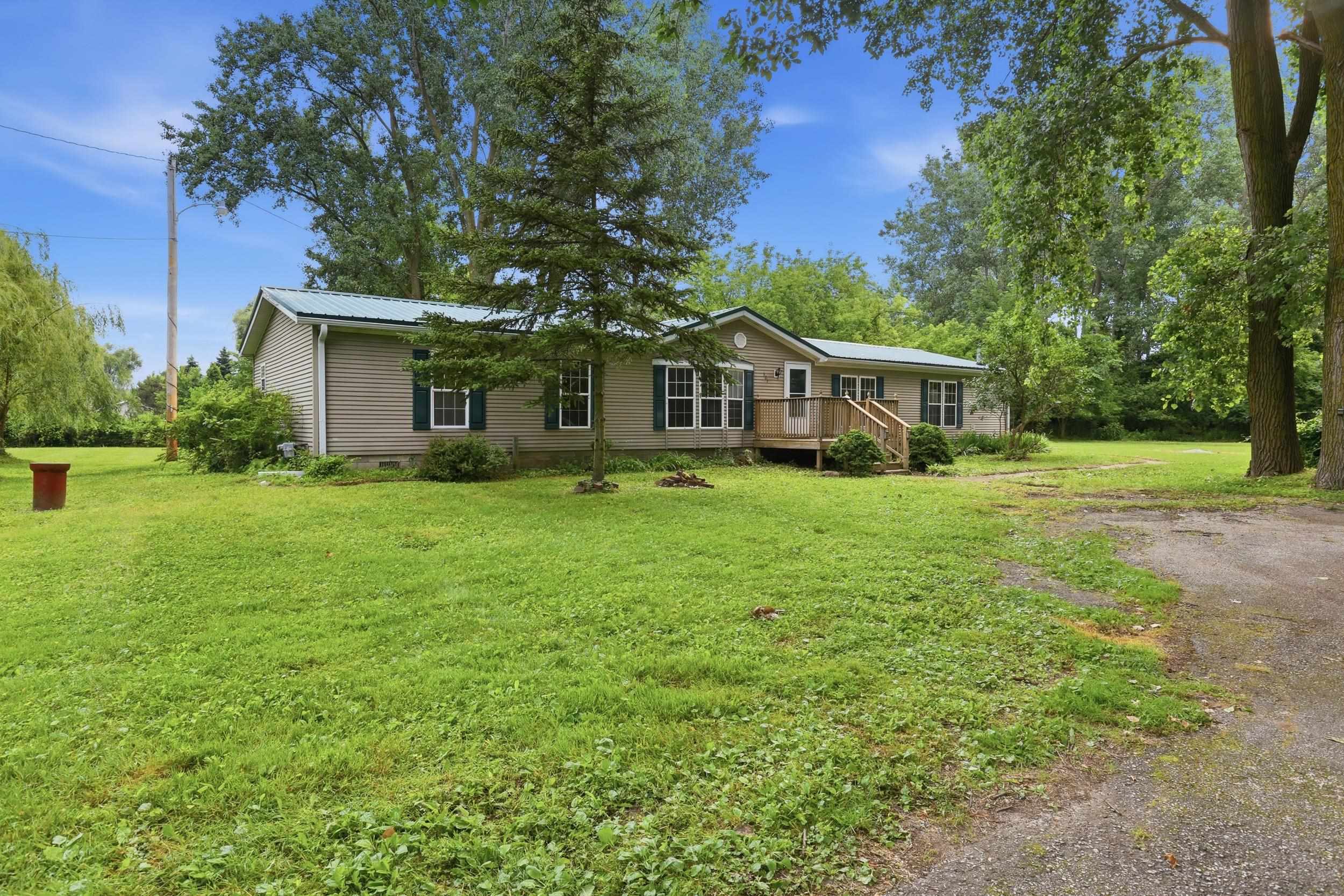 301 Barn Drive, Bay City MI 48706 photo 1
