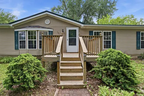 301 Barn Drive, Bay City MI 48706 photo 3