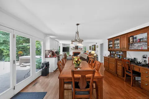 2204 Springwood Drive, Midland MI 48640 photo 4