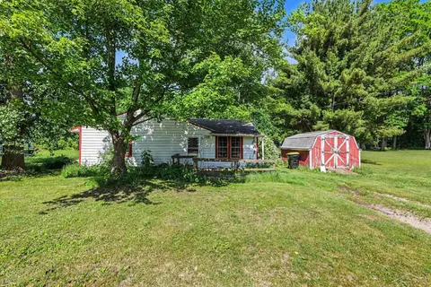15 Welch Drive, Midland MI 48640 photo 2