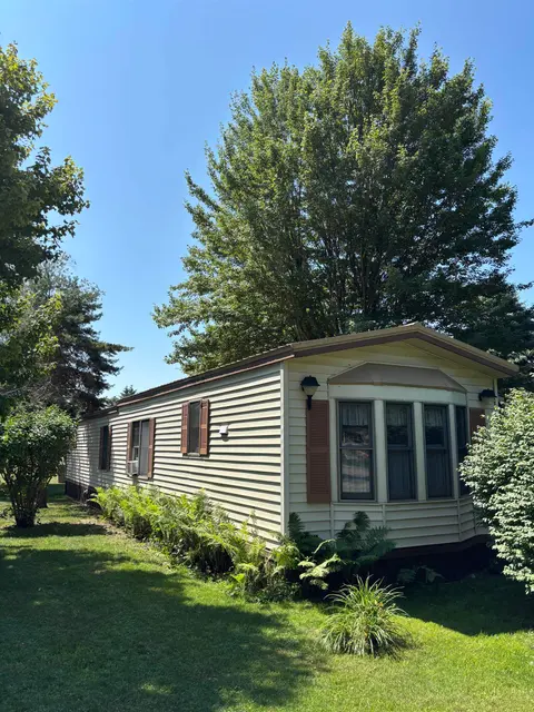 4088 Western Drive, Croswell MI 48422 manufactured home for sale