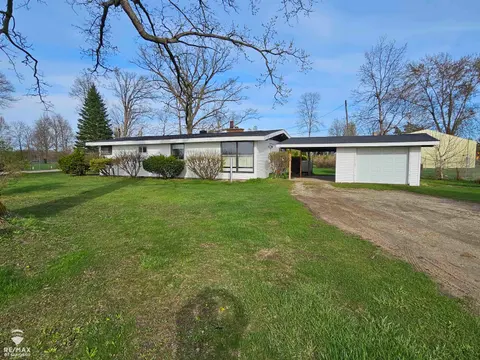5130 N M-52 Highway, Owosso MI 48867 home for sale