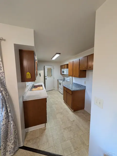 3323 Peale Drive, Saginaw MI 48602 photo 2
