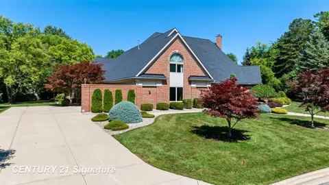 5590 Pine Gate Drive, Saginaw MI 48603 photo 2