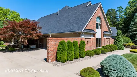 5590 Pine Gate Drive, Saginaw MI 48603 photo 3