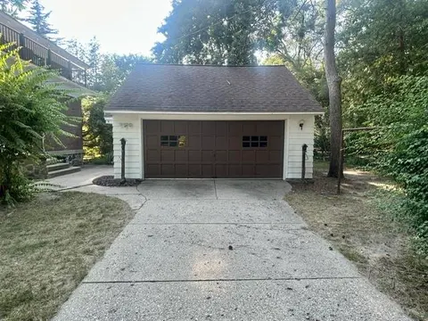 300 W Maple Street, Gladwin MI 48624 photo 2