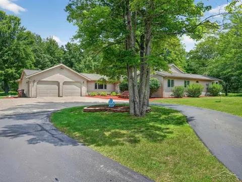 457 E Mier Road, Sanford MI 48657 home for sale