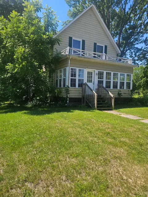 420 E Cedar Street, Standish MI 48658 photo 2