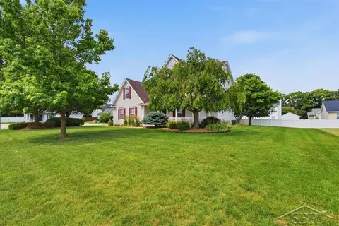 8297 Waxwing Drive, Freeland MI 48623 photo 3