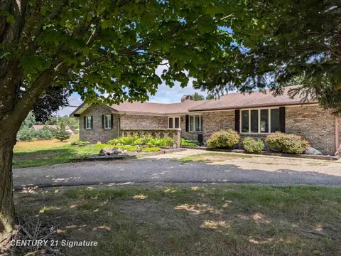2995 Lyons Road, Owosso MI 48867 home for sale