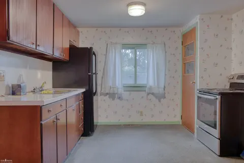315 E Williams Street, Corunna MI 48817 photo 2