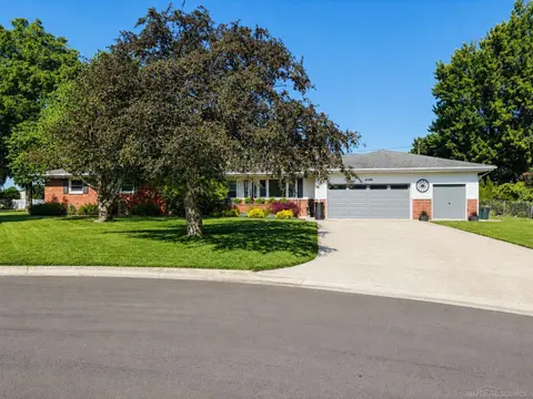 4108 Allen Court, Bay City MI 48706 photo 2
