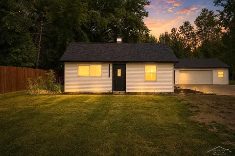 9095 East Road, Burt MI 48417 photo 3