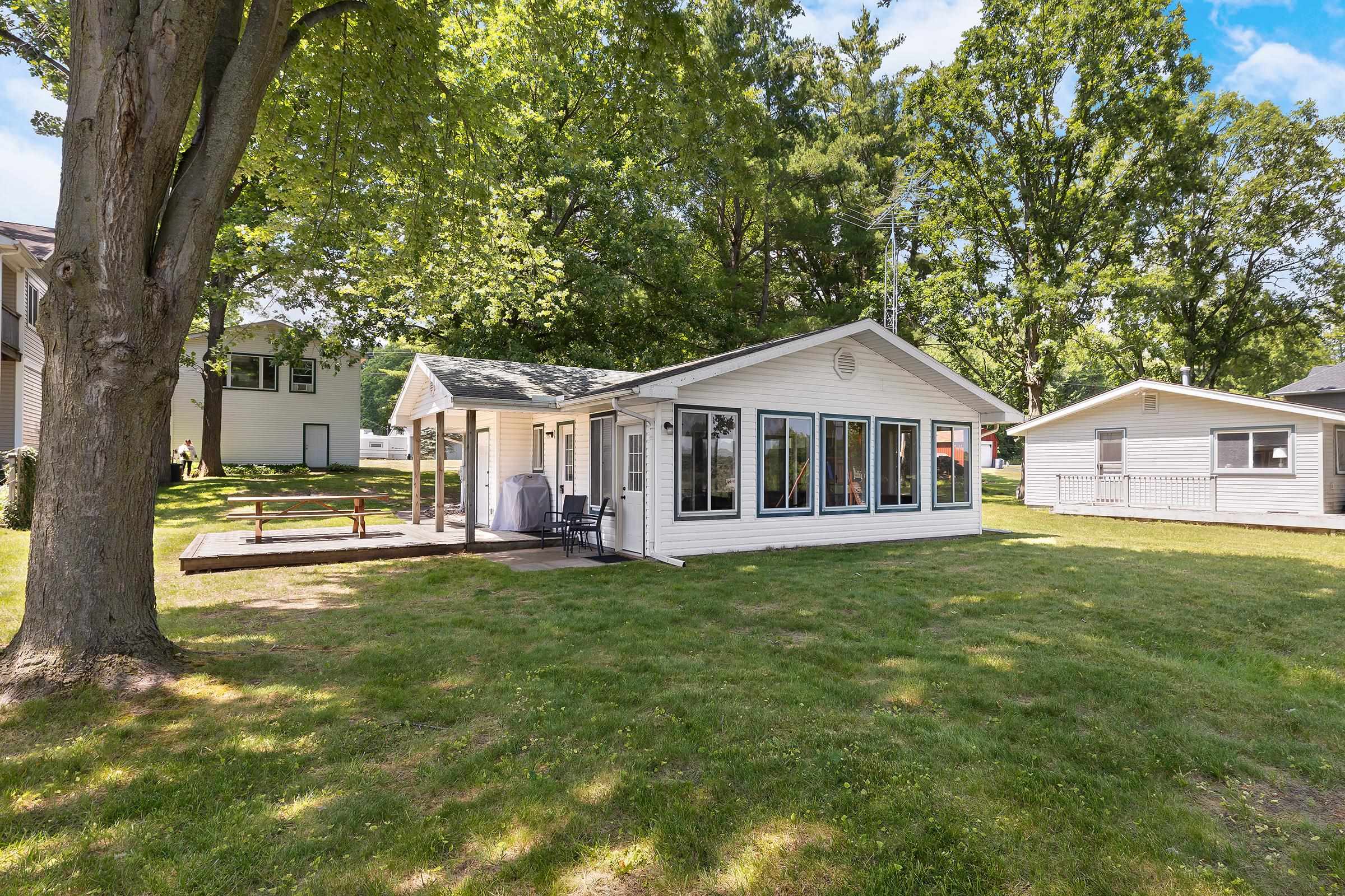 5423 Oakridge Drive, Beaverton MI 48612 photo 1