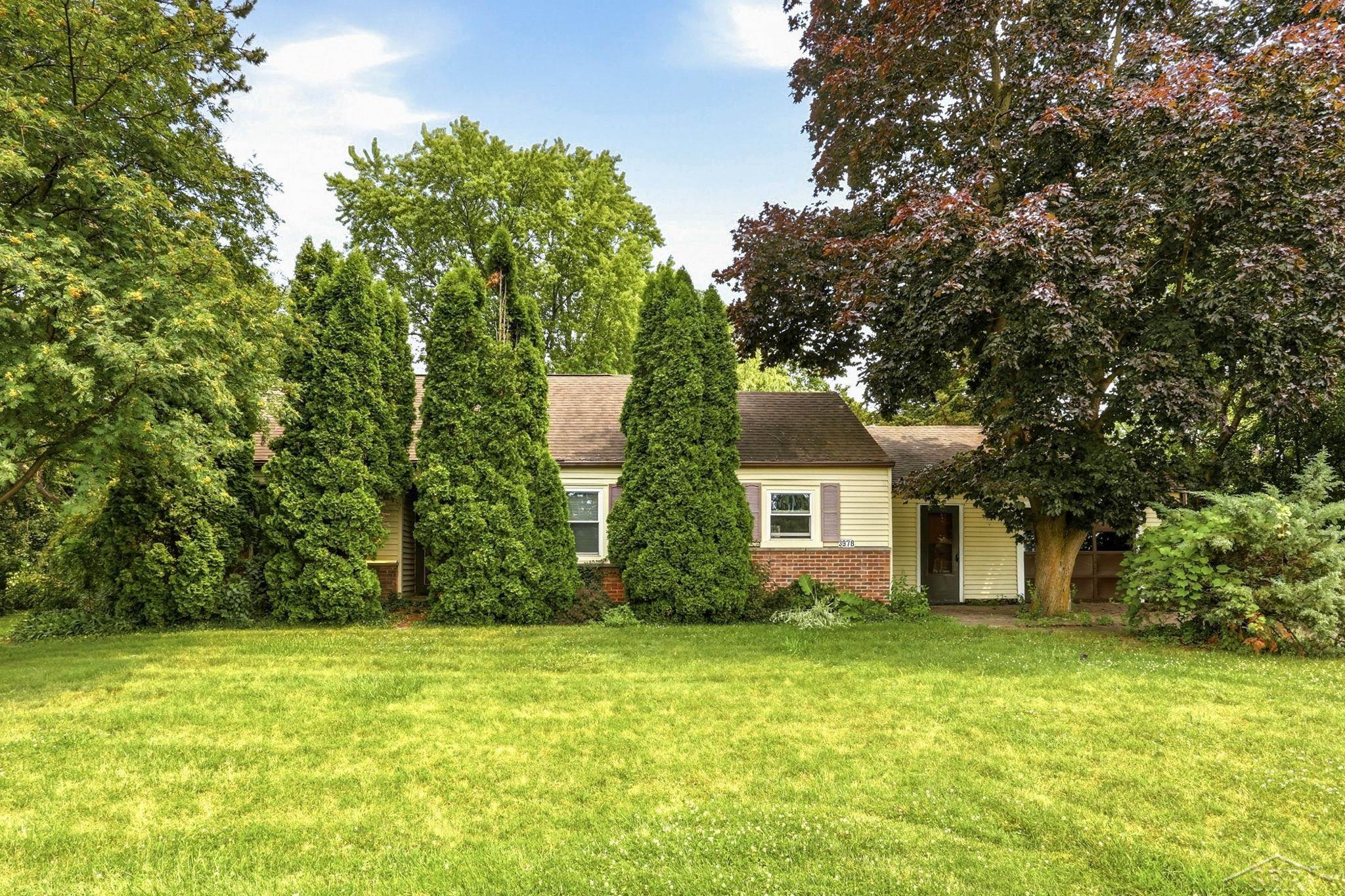 3978 N Michigan Avenue, Saginaw MI 48604 photo 1