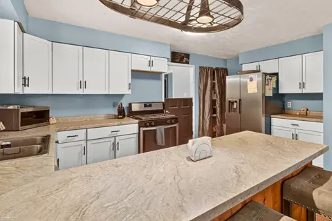 4141 Triwood Road, Bridgeport MI 48722 photo 4