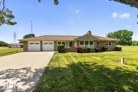 825 N State Road, Owosso MI 48867 home for sale