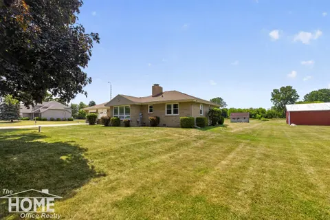 825 N State Road, Owosso MI 48867 photo 2