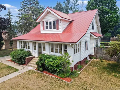 116 W Wheaton Avenue, Clare MI 48618 home for sale