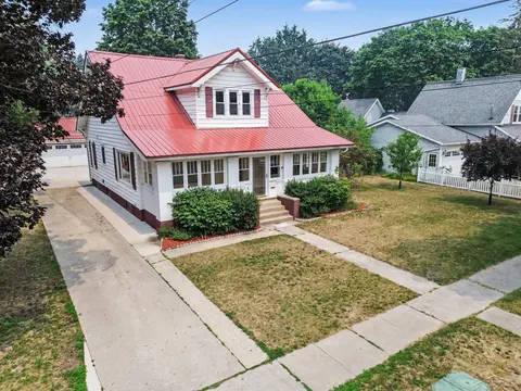 116 W Wheaton Avenue, Clare MI 48618 photo 2