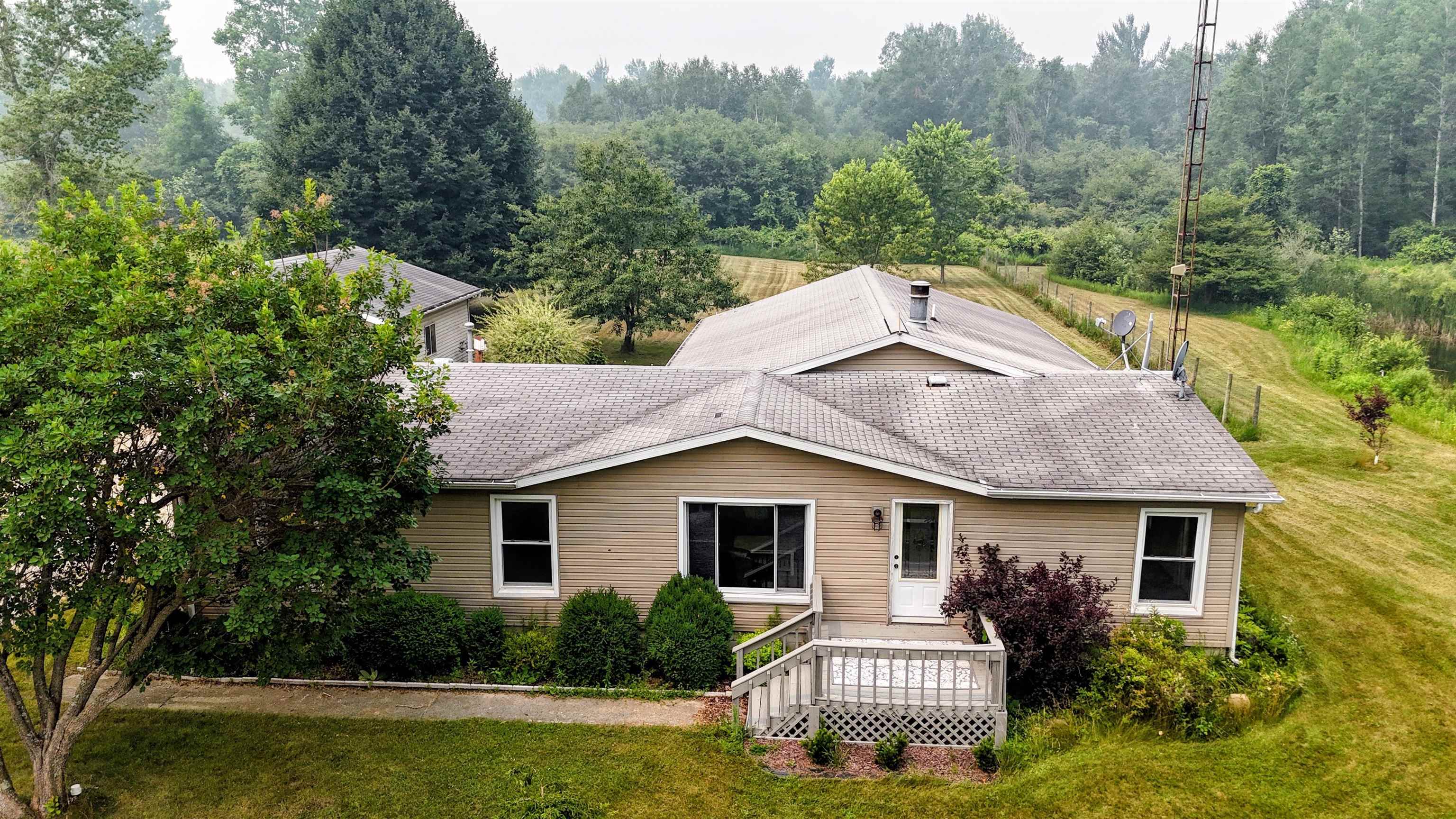 3625 N Hoover Avenue, Gladwin MI 48624 photo 1