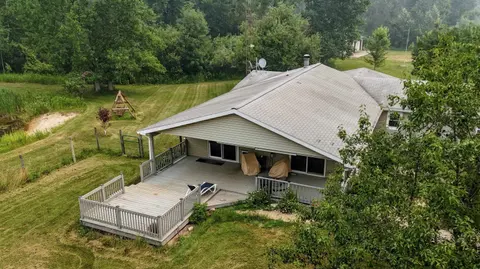 3625 N Hoover Avenue, Gladwin MI 48624 photo 5