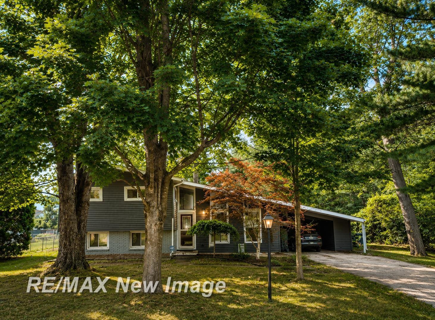 5121 Queen Drive, Bridgeport MI 48722 photo 1