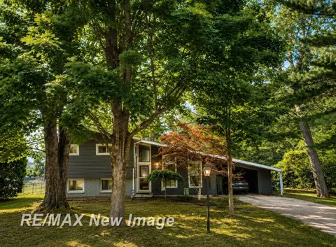 5121 Queen Drive, Bridgeport MI 48722 home for sale