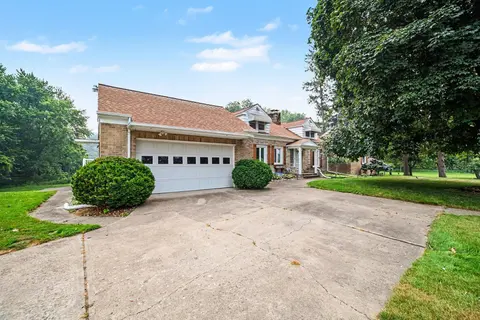 1180 N River Road, Saginaw MI 48609 home for sale