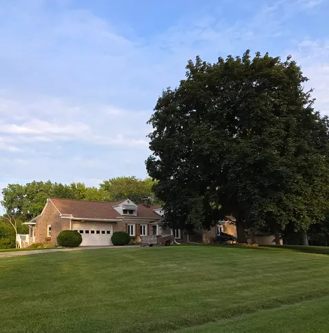 1180 N River Road, Saginaw MI 48609 photo 3