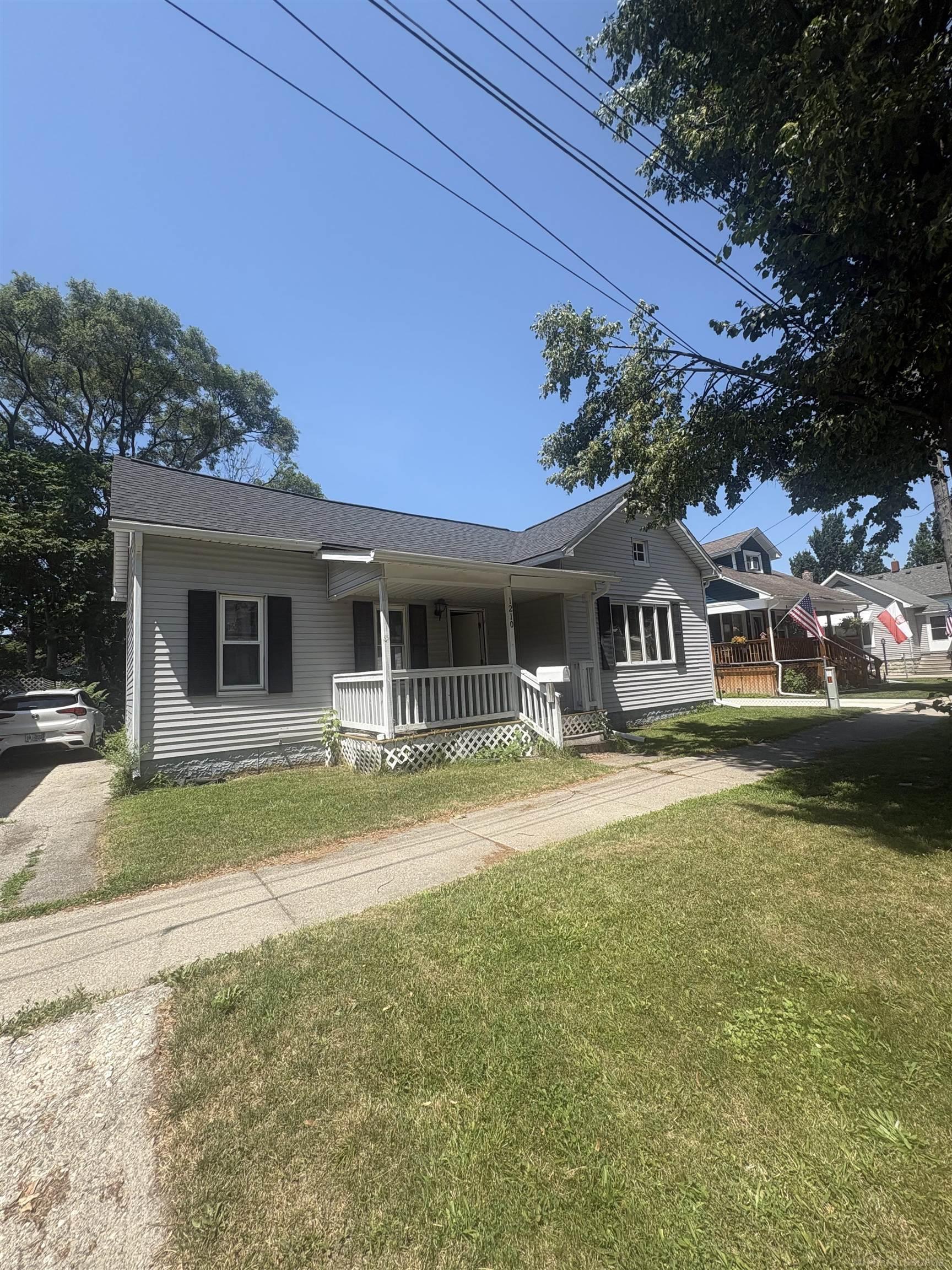 1210 S Monroe Street, Bay City MI 48708 photo 1
