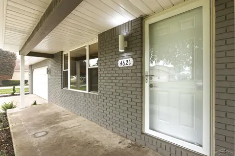 4621 S Wintergreen Drive, Saginaw MI 48603 photo 3