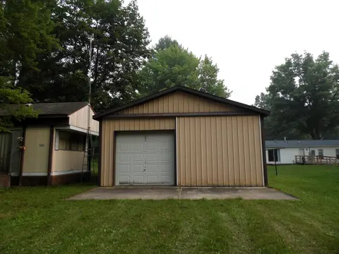 668 Big Oaks Street, Gladwin MI 48624-9766 photo 3