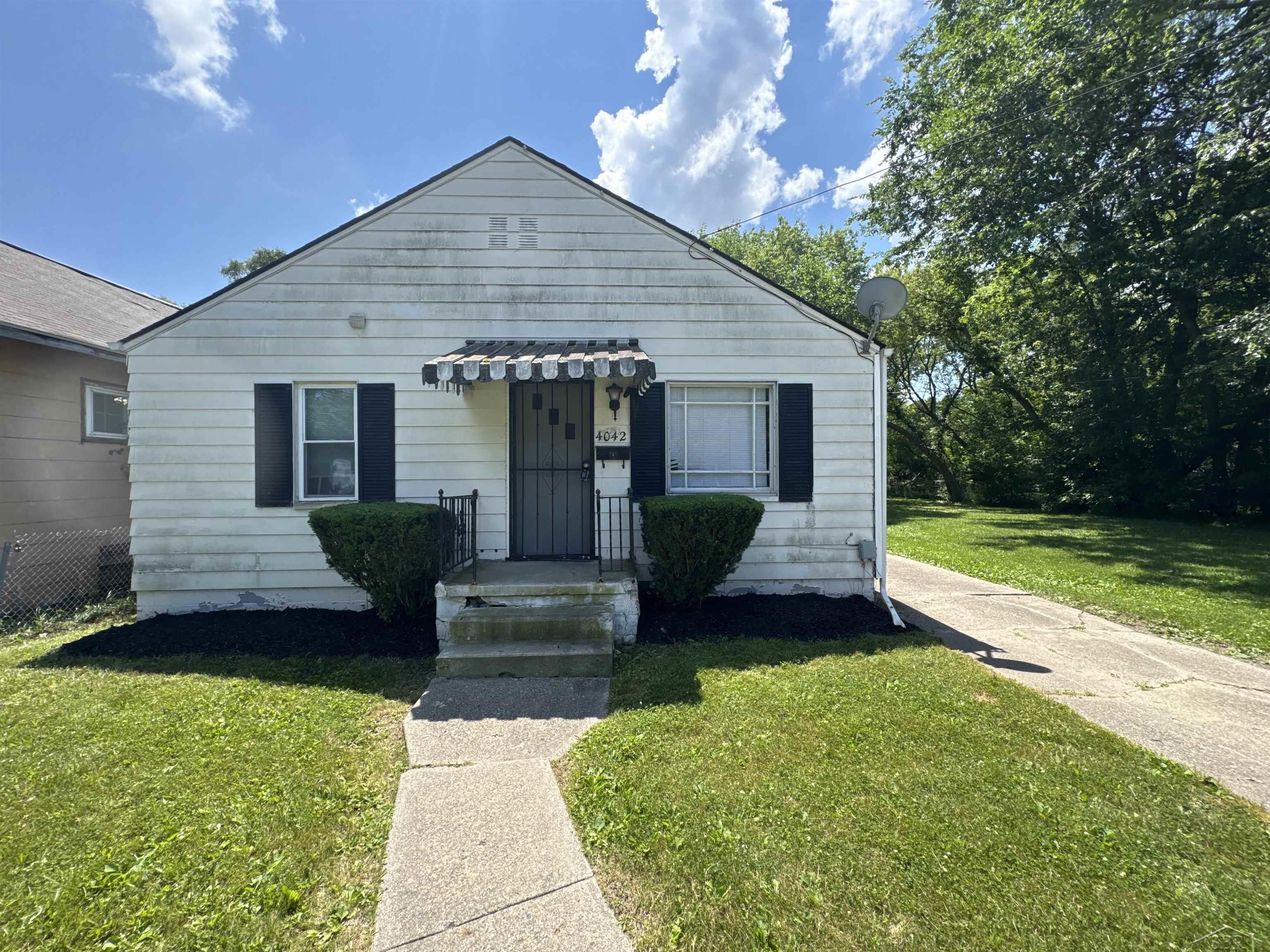 4042 Webber Street, Saginaw MI 48602 photo 1