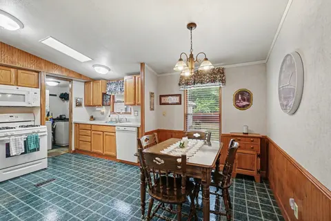 425 E Maple Street, Gladwin MI 48624 photo 4