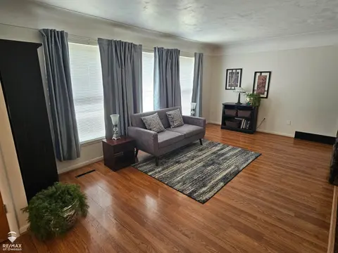 519 Moore Street, Owosso MI 48867 photo 3