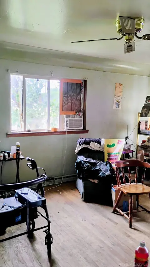 991 S Tuscola Road, Bay City MI 48708 photo 2