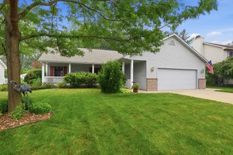 3177 Setting Sun Boulevard, Saginaw MI 48603 photo 2