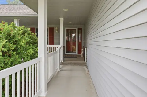 3177 Setting Sun Boulevard, Saginaw MI 48603 photo 3