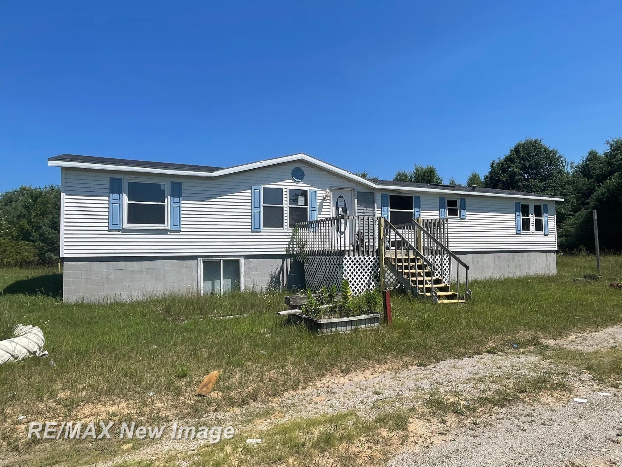 15957 W Burt Road, Chesaning MI 48616 photo 1