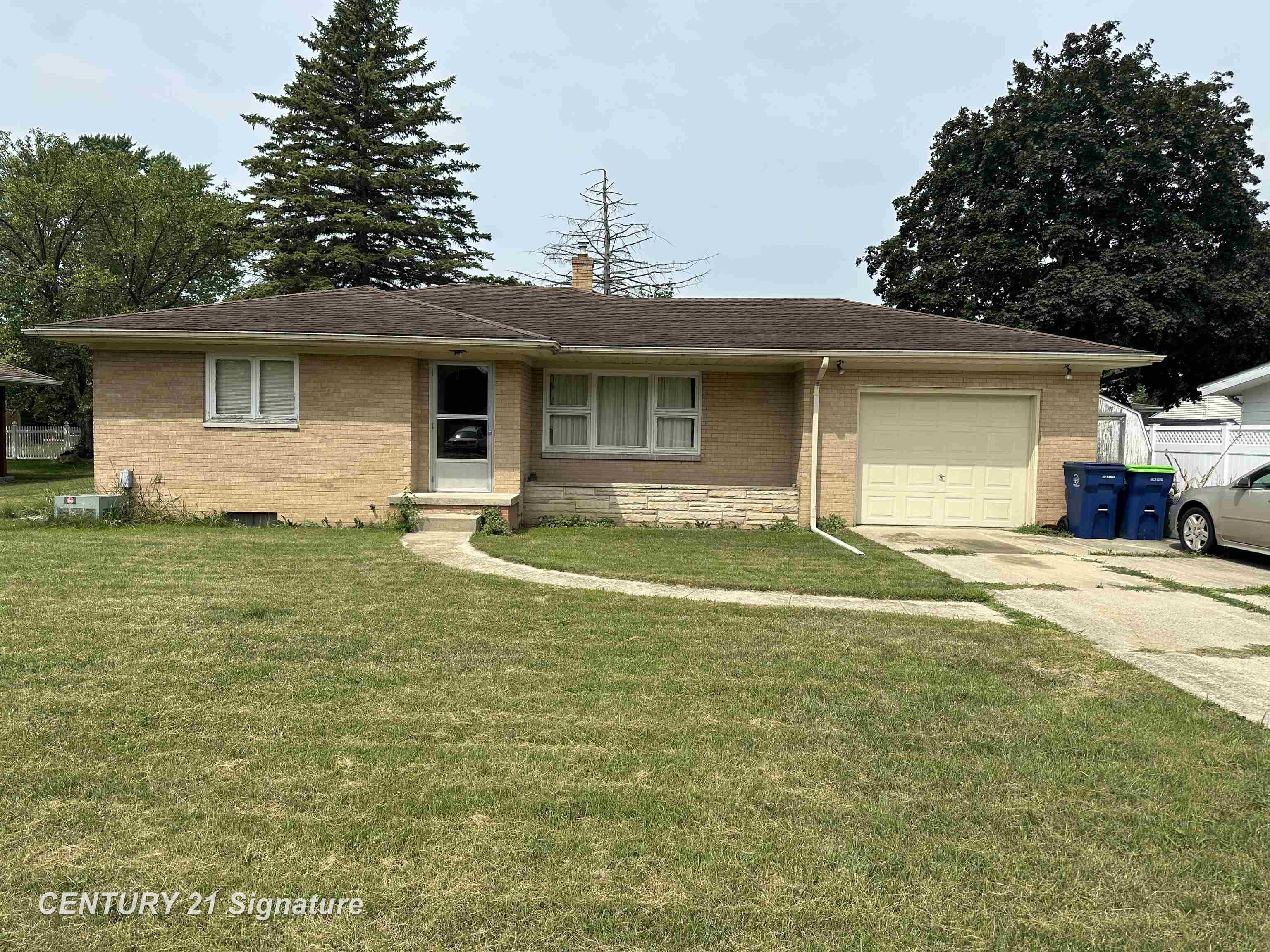 2587 Kuhlman Drive, Saginaw MI 48603 photo 1