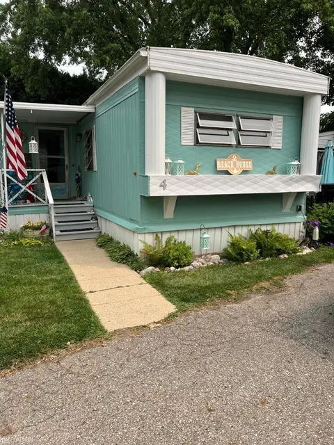 5767 Main Street, Lexington MI 48450 photo 2