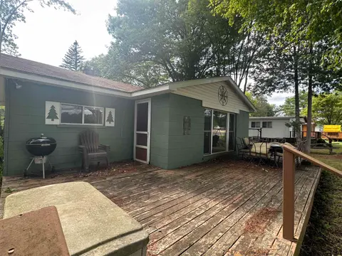528 Hilo Road, Gladwin MI 48624 photo 2